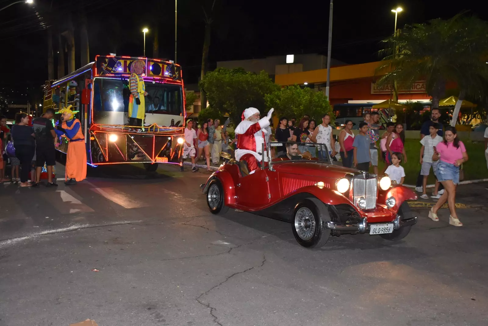 Natal Luz e Sonhos começa nesta quarta-feira com grande desfile de Papai Noel